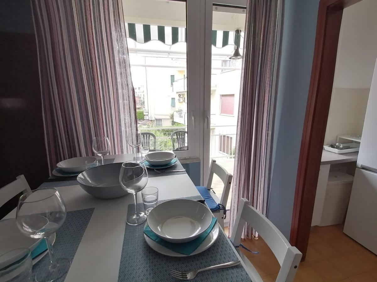 P In Centro Apartment Sestri Levante Bagian luar foto